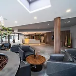 Ee Hotel