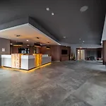 Ee Hotel